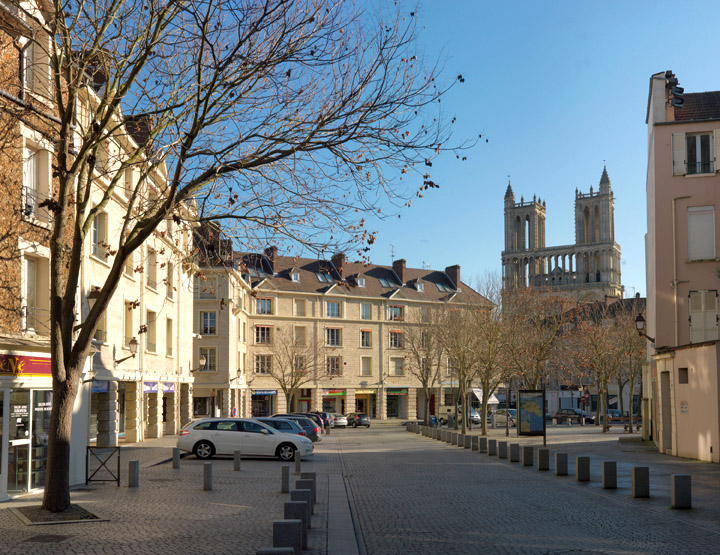 Immeubles ISAI de l'îlot A, place Saint-Maclou. On notera le souci de monumentalité et de symétrie.