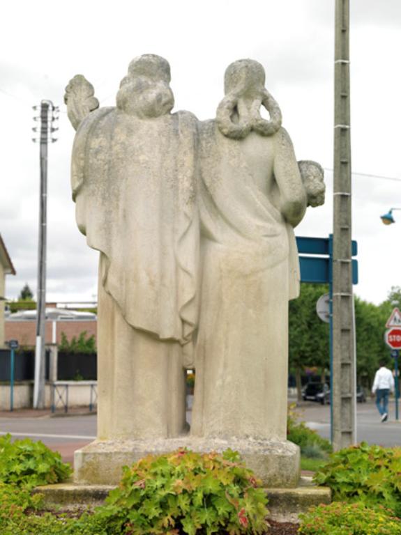 Le revers du groupe sculpté.