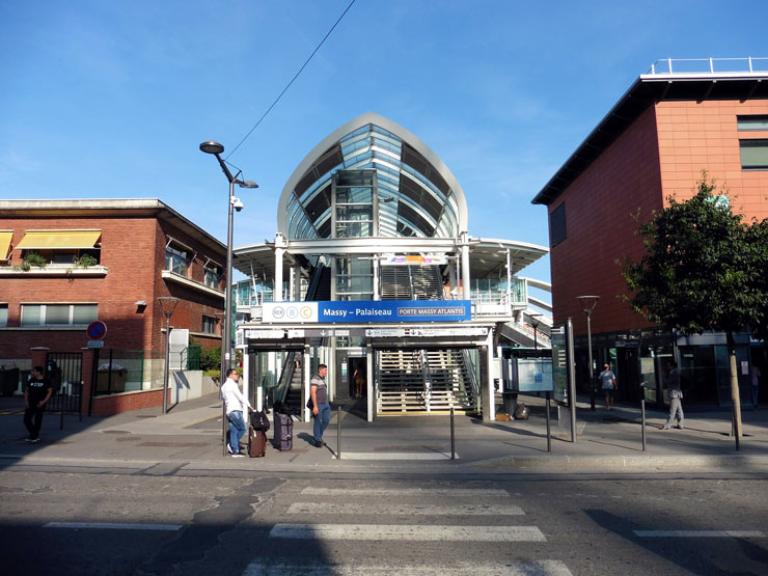 Massy, la gare (RER B et C), du côté du quartier de Massy Atlantis. 