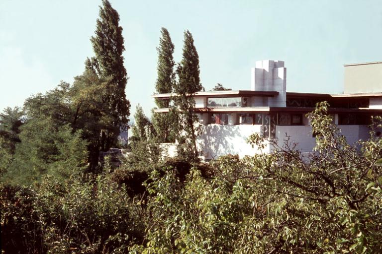Vue ancienne latérale. 