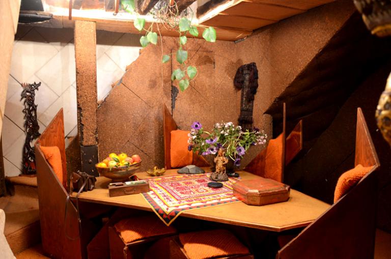 Maison-atelier : vue du coin salle-à-manger, au rez-de-chaussée.