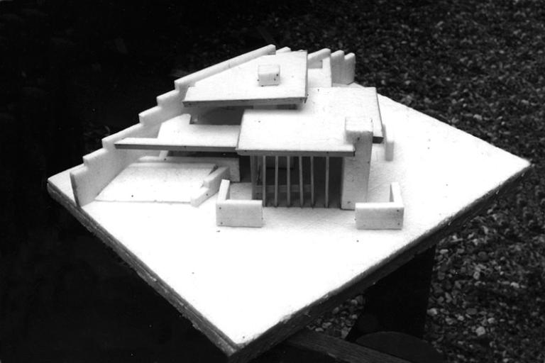 Maquette ancienne de la Maison Weill. 