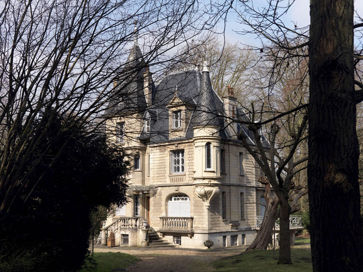 Vue générale, depuis l'entrée de la propriété.