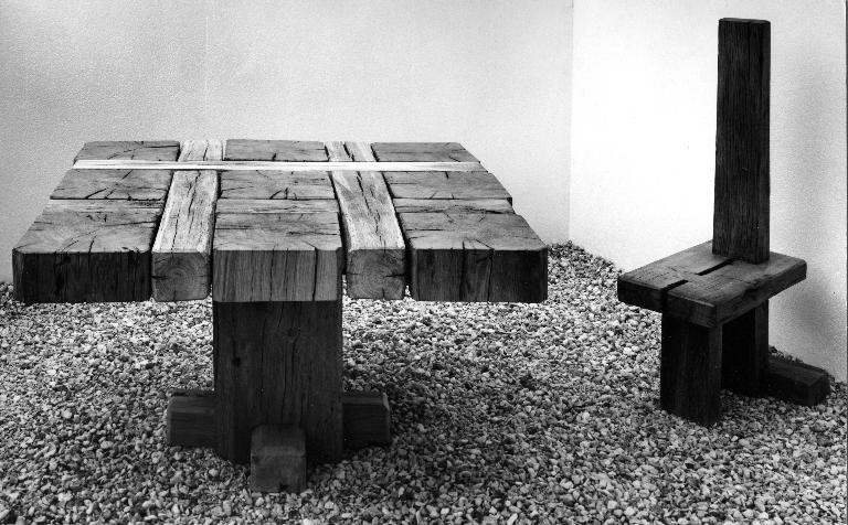 Table "Neuf Pavés", vers 1980.
