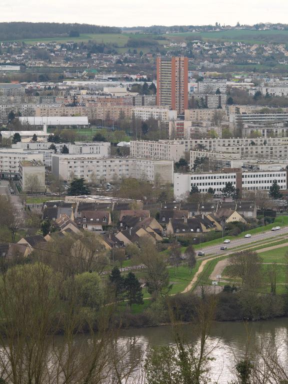 Le Val Fourré vu depuis les hauts de Limay.