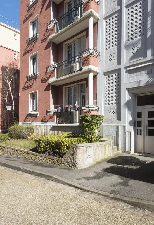 Façade du bâtiment latéral (2)