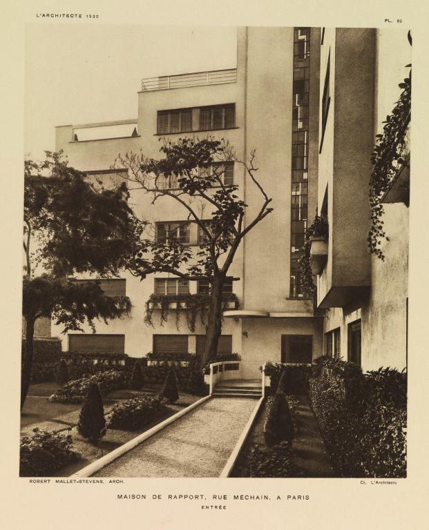 Entrée de la maison de rapport rue Méchain, reproduite dans la revue L'Architecte, 8e année, n°11, 1930, planche 62
