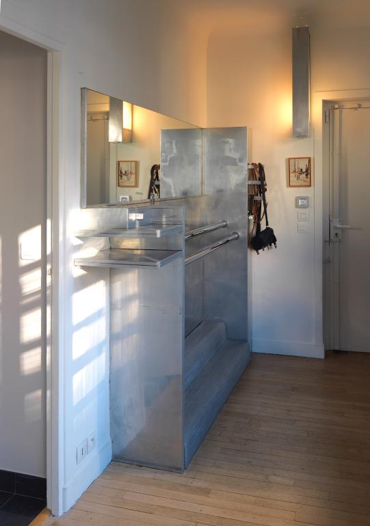 Entrée de l'ancien atelier de Tamara de Lempicka, situé au deuxième étage de l'immeuble Mallet-Stevens