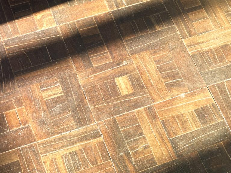 Détail du parquet du rez-de-chaussée de l'atelier ?????
