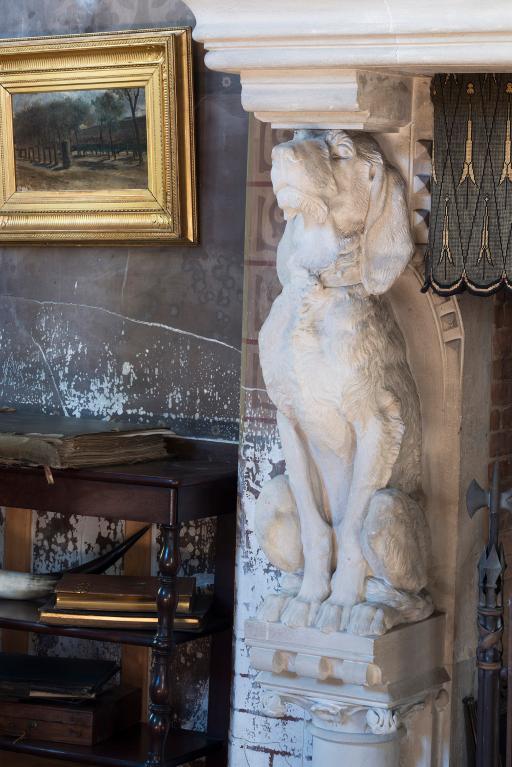 Piédroit de la cheminée (2)