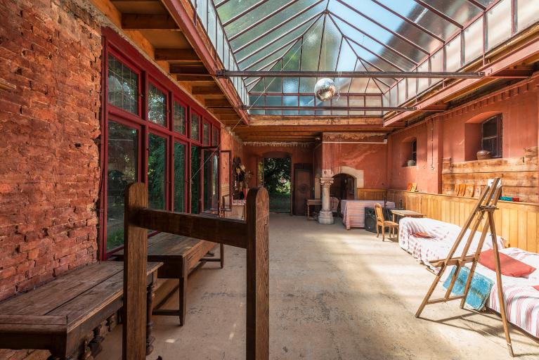 Vue générale du rez-de-chaussée de l'atelier d'été (2)