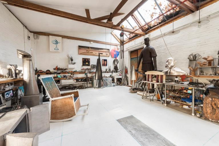 Vue intérieure de l'atelier (2)