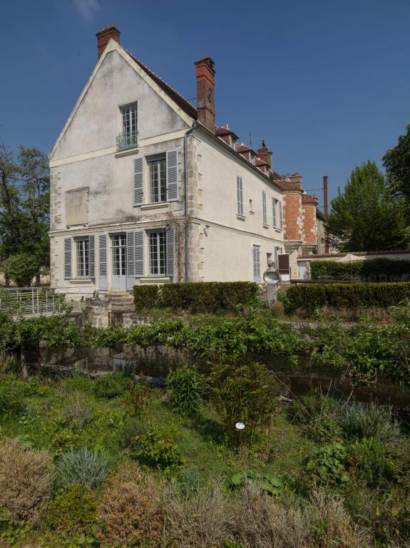 Vue du bâiment principal (1)