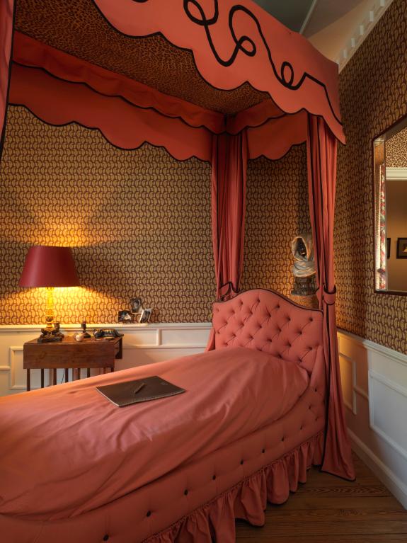 Reconstitution de la chambre à coucher de Jean Cocteau (2)