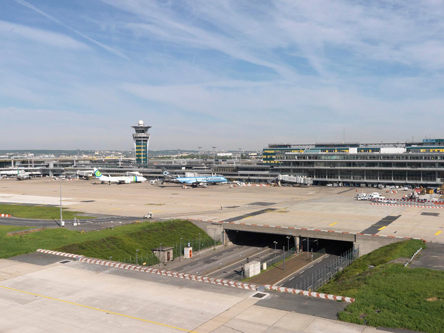 2018, Orly-Sud depuis la tour du poste de contrôle et répartition (PCR), vue prise depuis le sud.