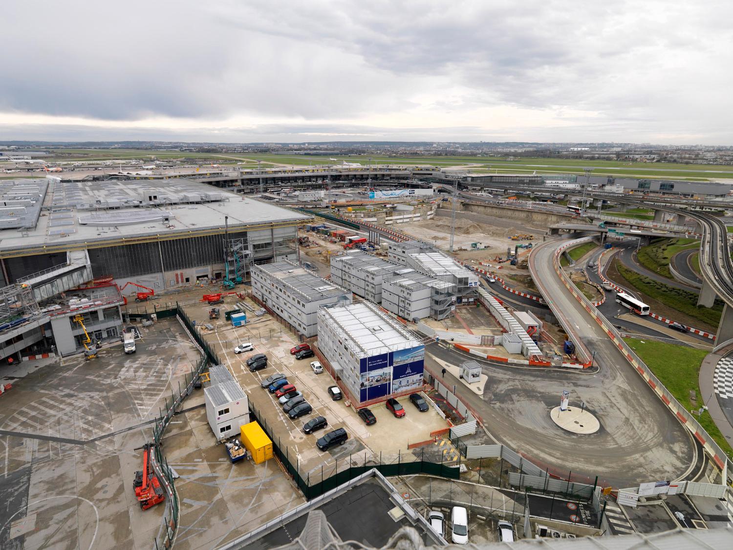 2018, le chantier d'Orly 3 et Orly-Ouest vus depuis la tour de contrôle, vue prise depuis l'est. ; 2018, le chantier d'Orly 3 et Orly-Ouest vus depuis la tour de contrôle, vue prise depuis l'est.