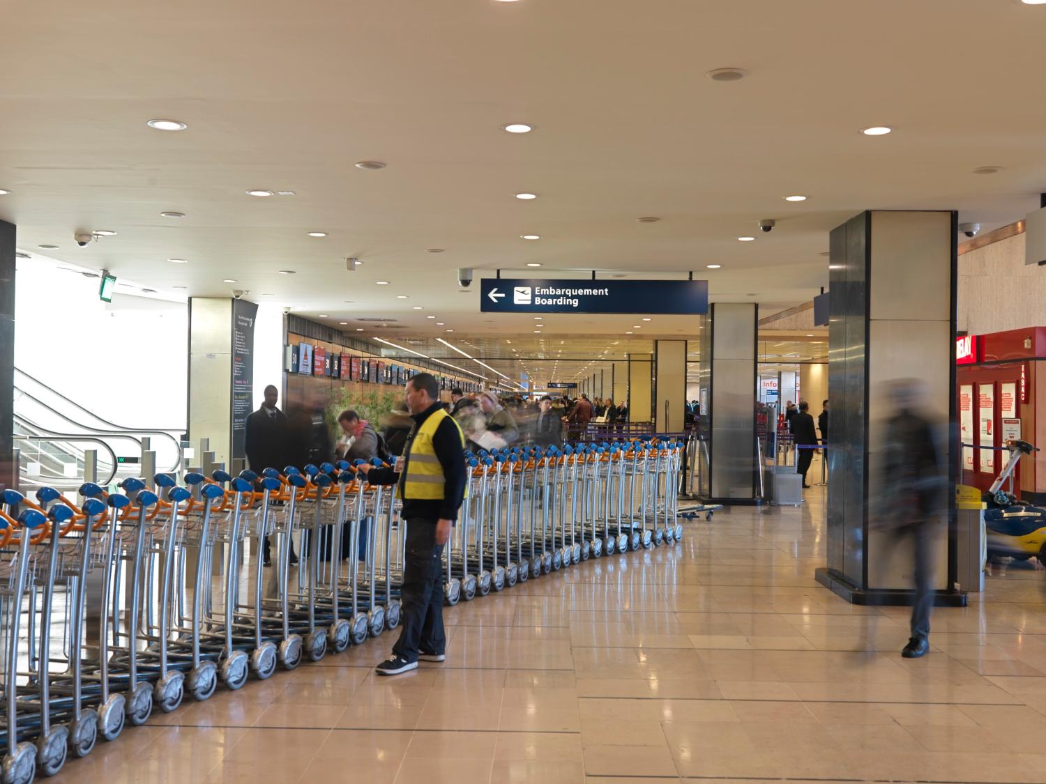 2018, le Grand Hall, les comptoirs d'enregistrement, rez-de-chaussée