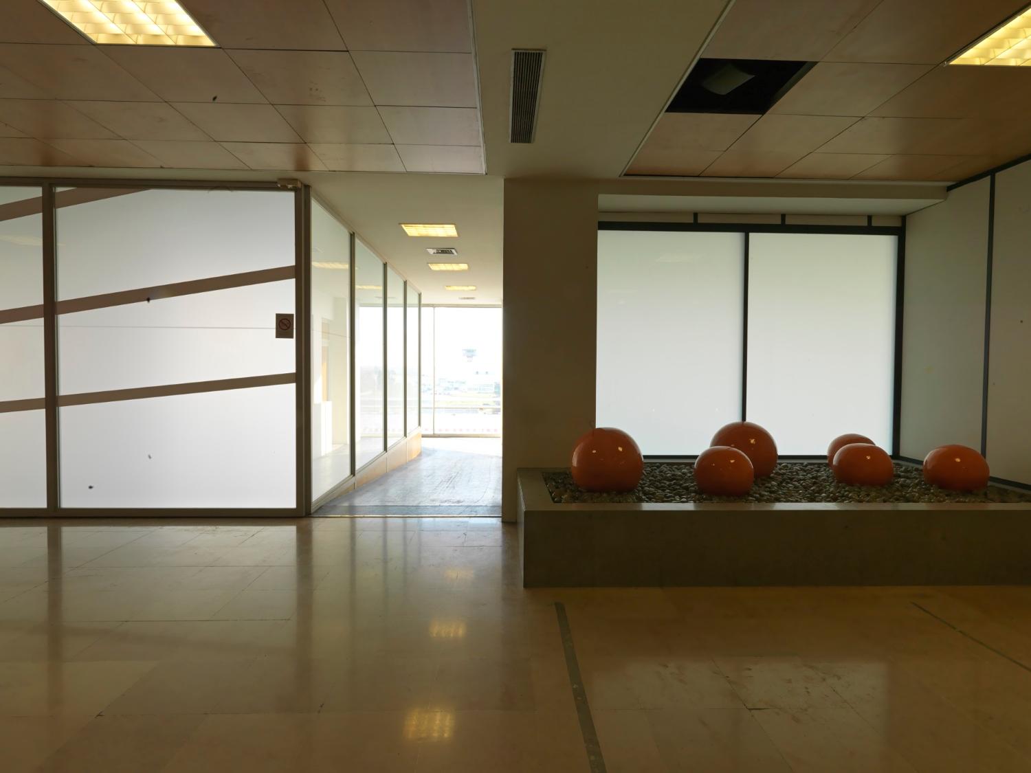2018, boulles oranges, patio, 3ème étage.