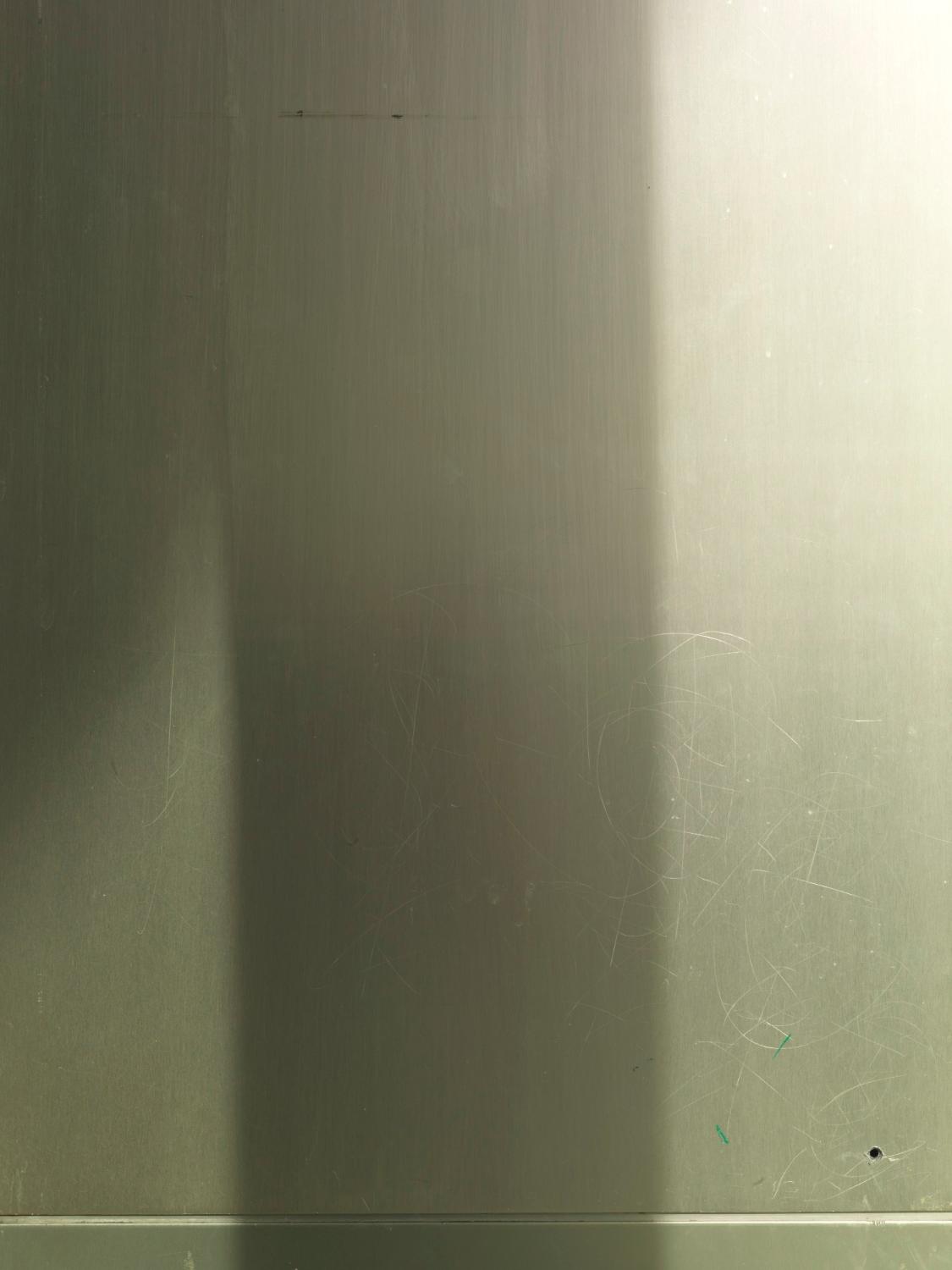 2018, poteau de la Galerie marchande, détail des parements: aluminium anodisé couleur "blond Orly", 1er étage.