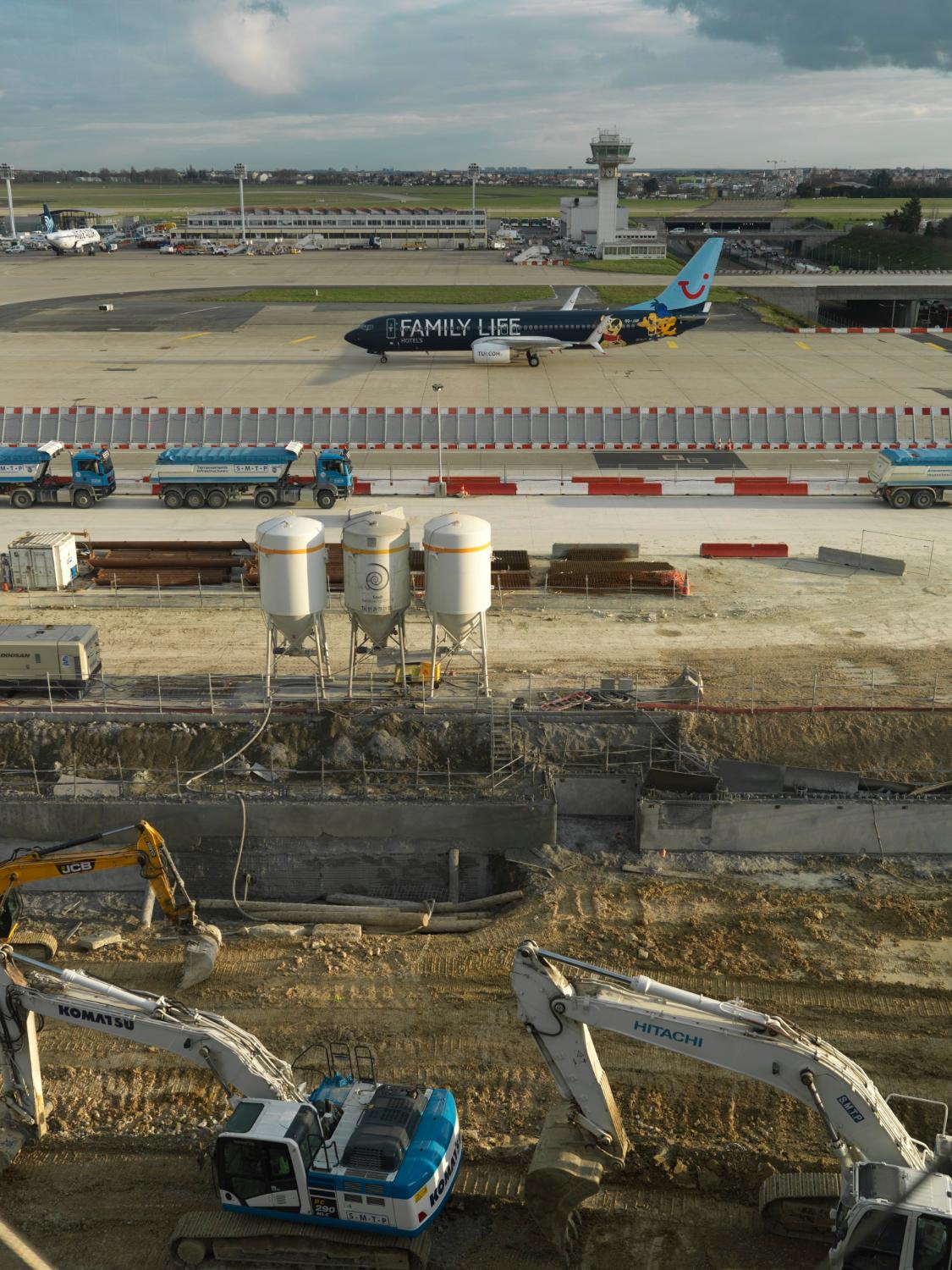2018, le chantier de la Refonte du Process Départ International (RPDI) d'Orly-Sud vu depuis Orly-Sud, vue prise depuis le nord. 