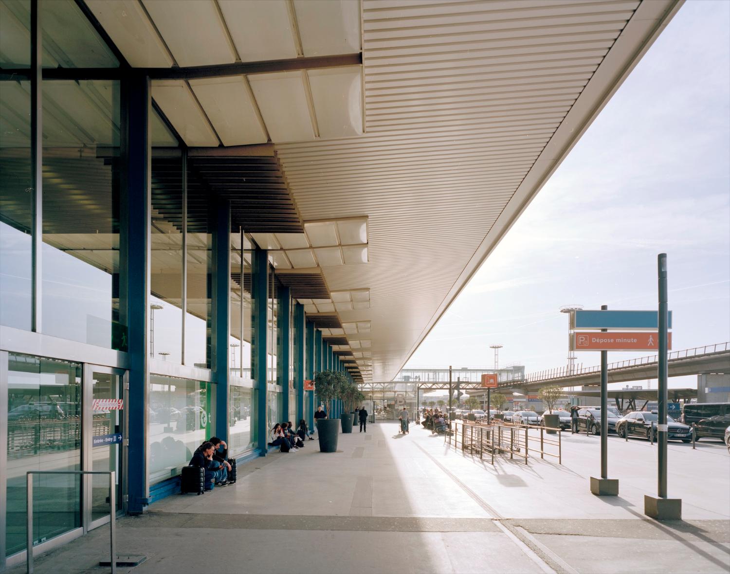 2018, le parvis d'Orly-Sud vu depuis l'est.