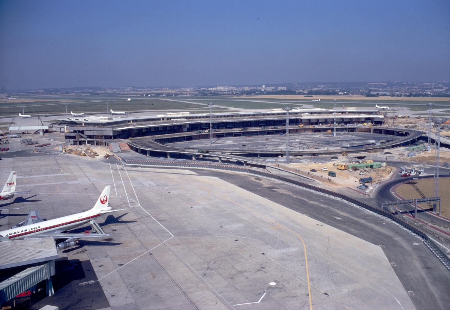 25/11/1970, construction d'Orly-Ouest (1968 1971), vue prise depuis sud est.