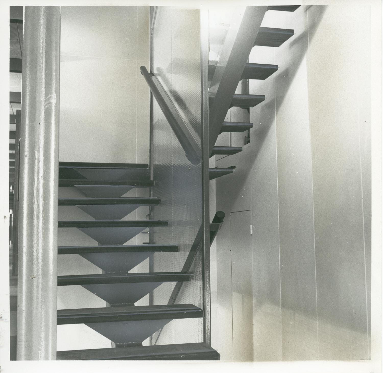 1961, le siège d'Air France ou bâtiment 363, escalier secondaire.