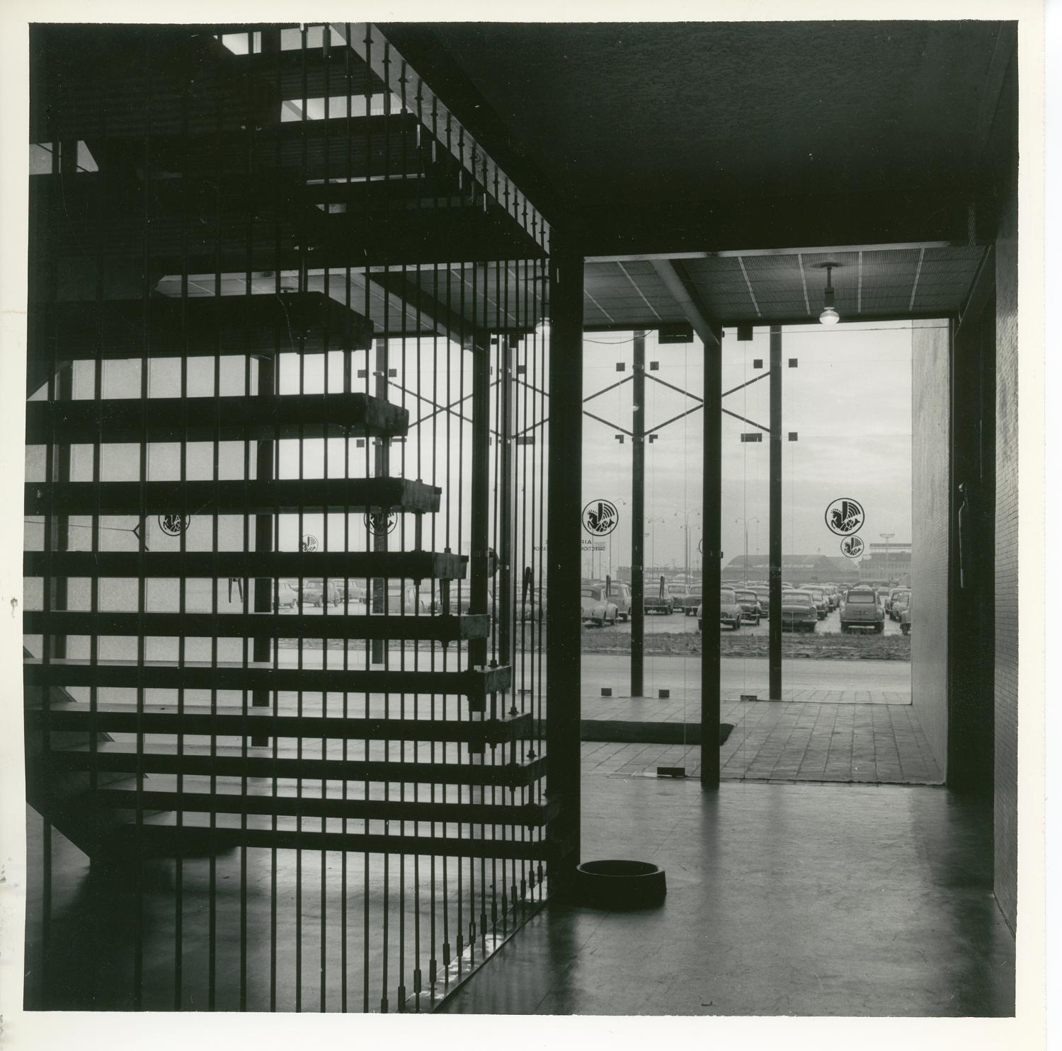 1961, le siège d'Air France ou bâtiment 363, hall d'entrée.