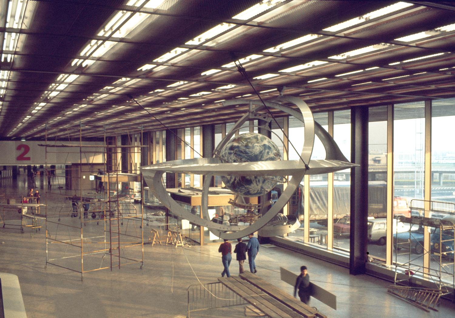 22/02/1971, montage de "l'Astrolabe" (horloge astronomique). 