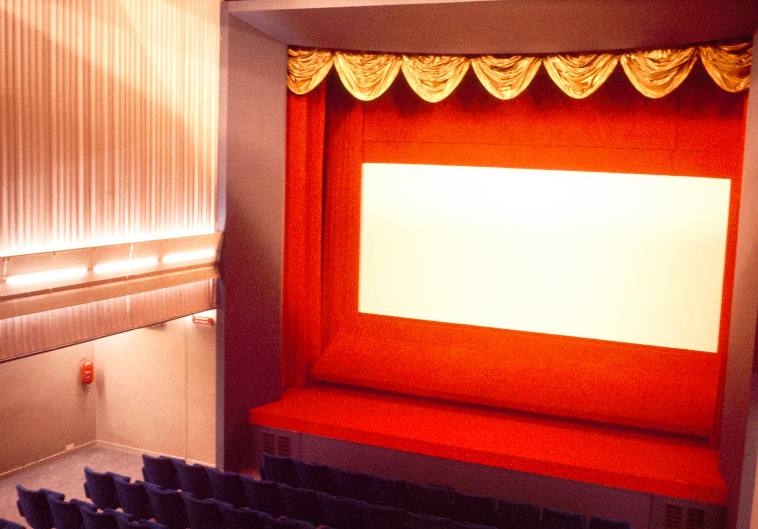 1961, le cinéma Publicis-Orly, conception des aménagements: Philippe Mondineu et R. Perrussel, 4ème étage. 