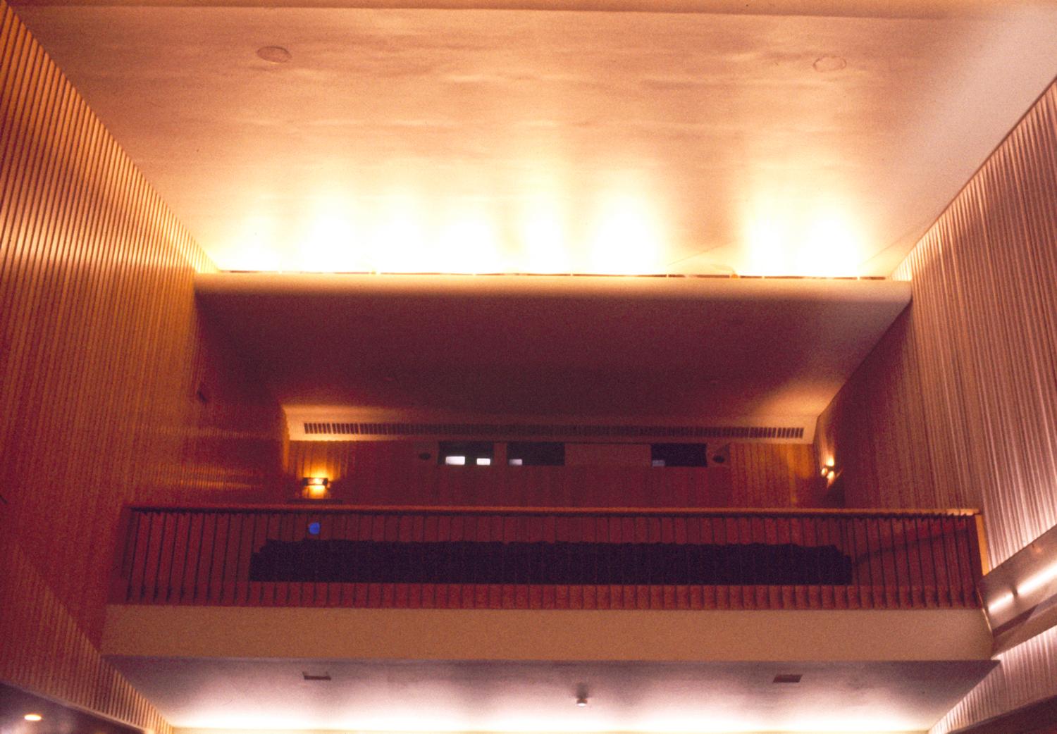 1961, le cinéma Publicis-Orly, conception des aménagements: Philippe Mondineu et R. Perrussel, 4ème étage. 