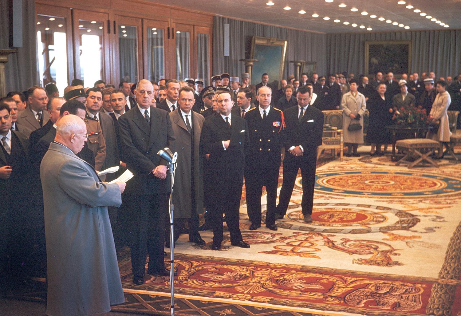 23/03/1960, le premier pavillon d'honneur dit l'Isba, arrivée Nikita Khrouchtchev.
