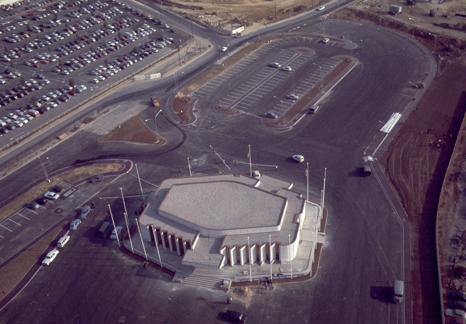 11/1969, le deuxième pavillon d'honneur.