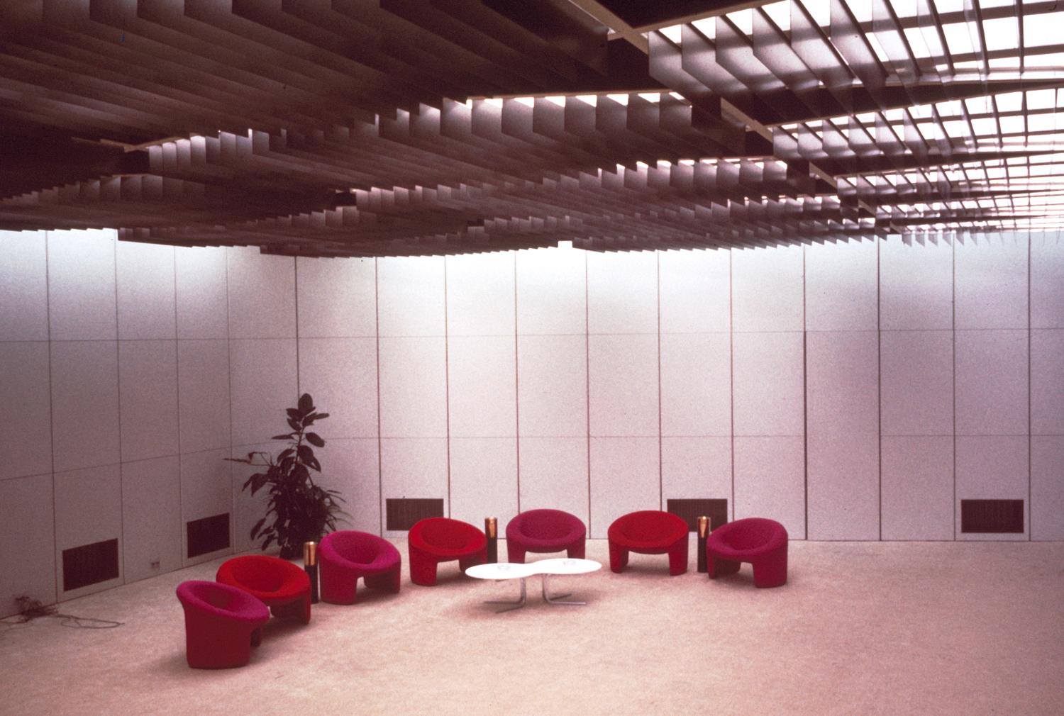 11/1969, le deuxième pavillon d'honneur