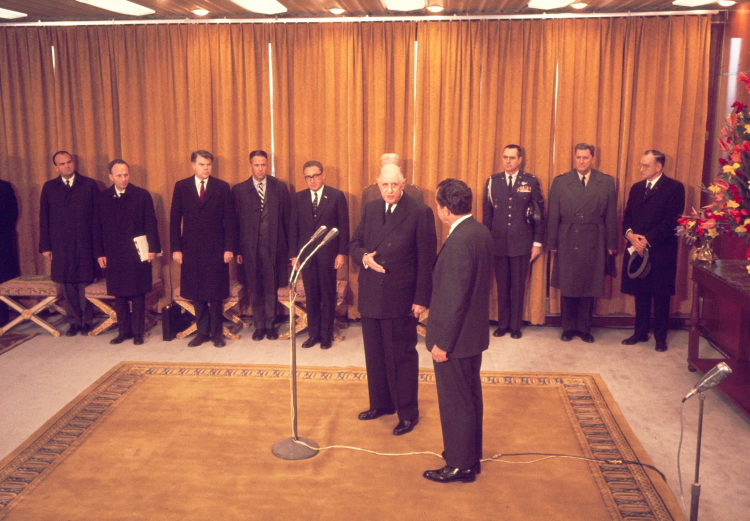 28/02/1969, le premier pavillon d'honneur dit l'Isba, arrivée de Richard Nixon.