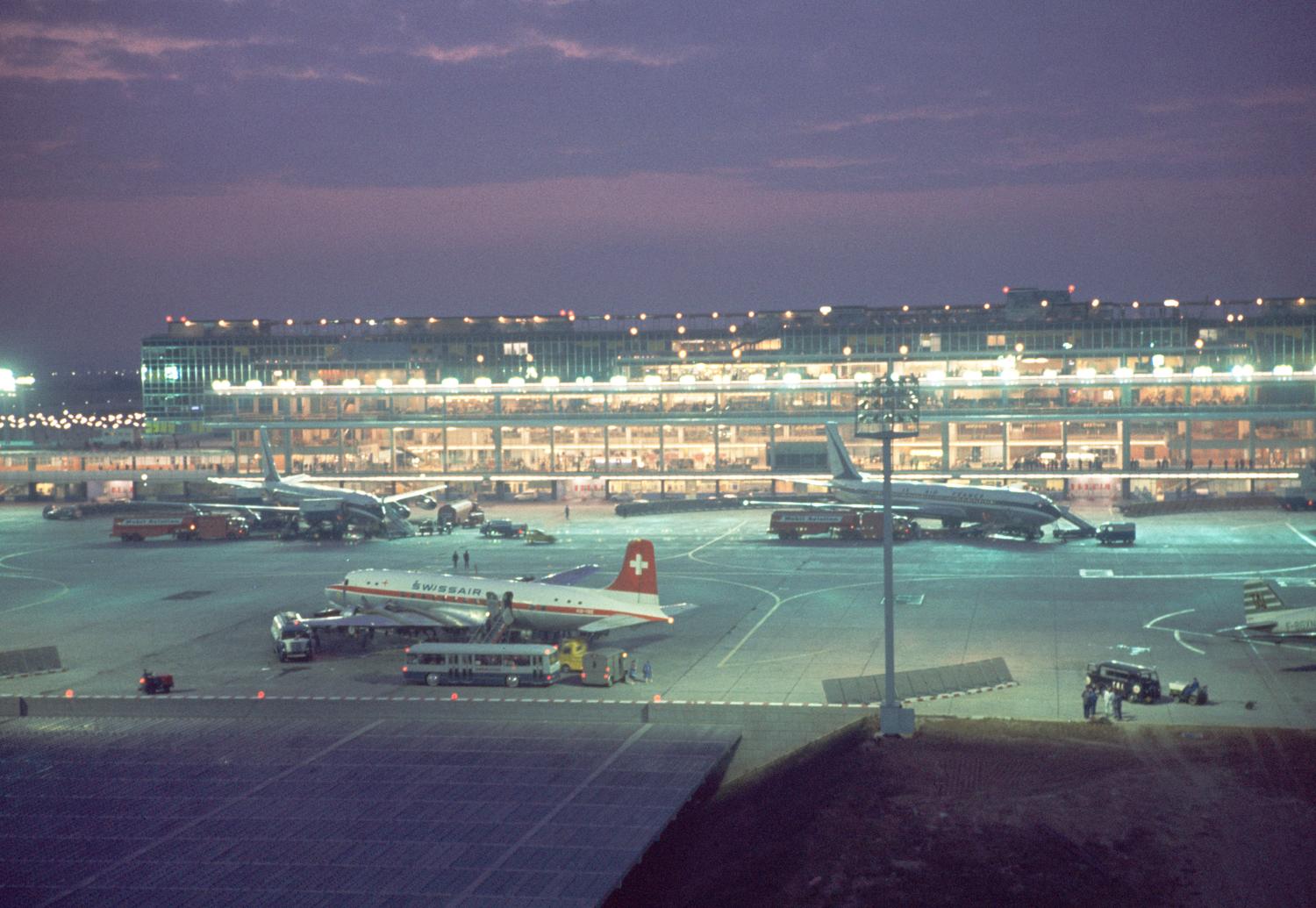 1961 1966 les Installations Terminales vues depuis la tour du PCR.