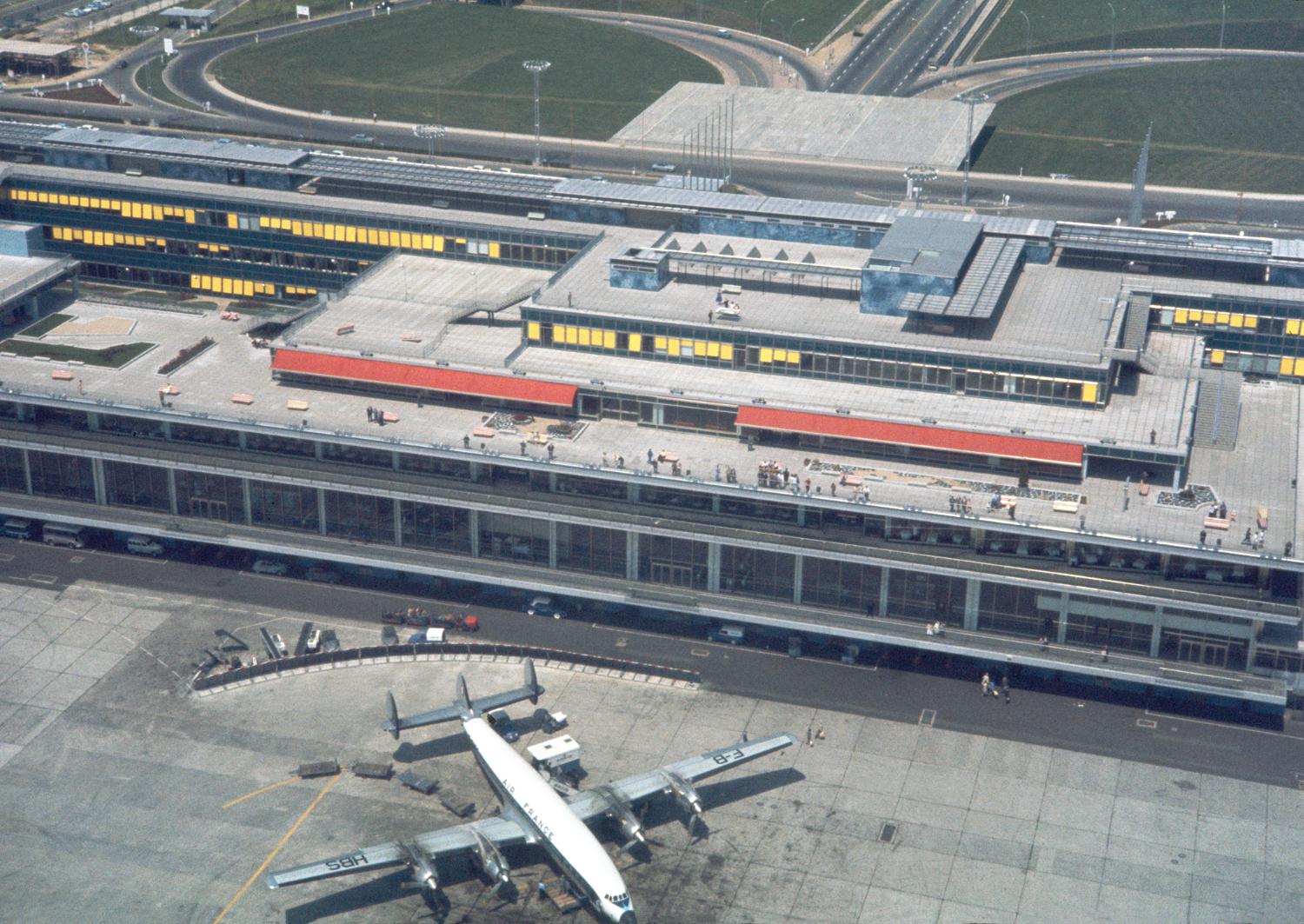 1961, les terrasses du corps central. 