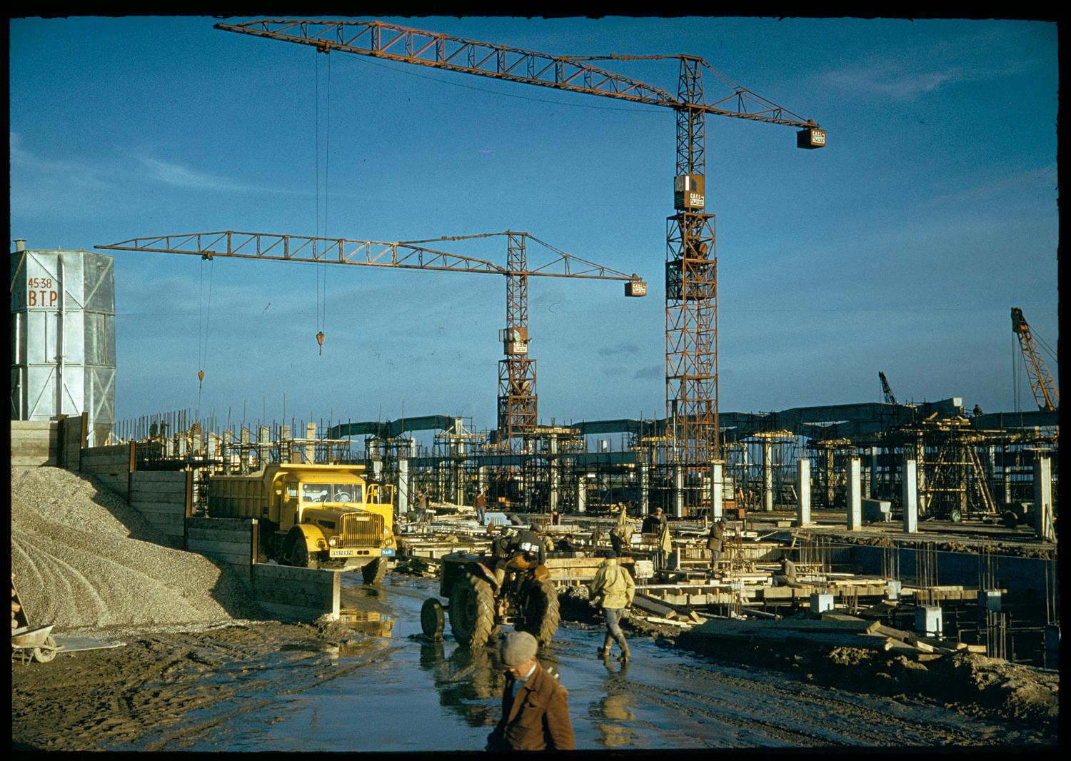 1957 1961, la construction des Installations Terminales, l'exécution des fondations et des sous sols en 1957.