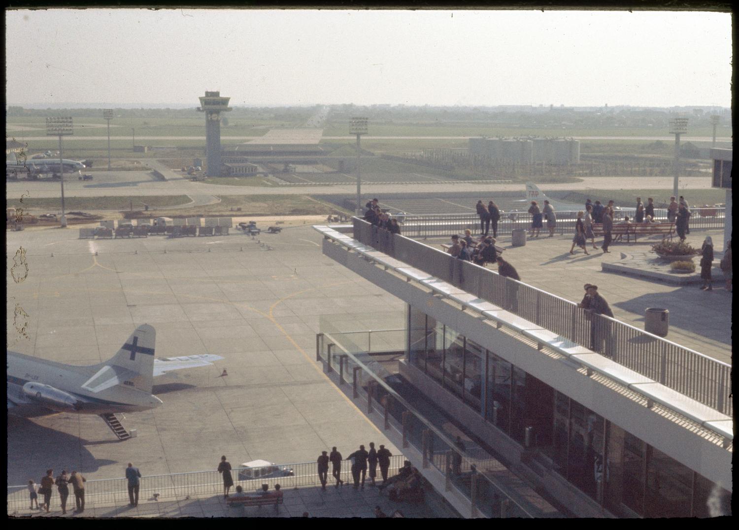 1963, les terrasses, 4ème étage.