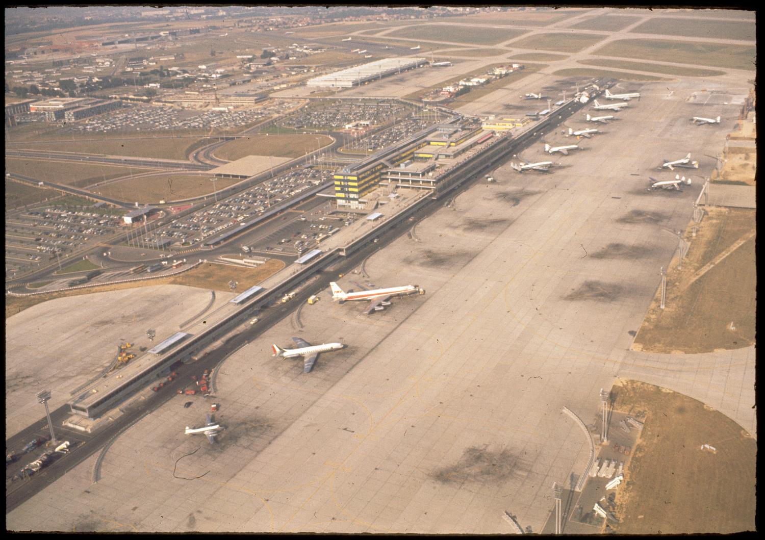 1961 1966, Les Installations Terminales vues depuis le sud ouest.