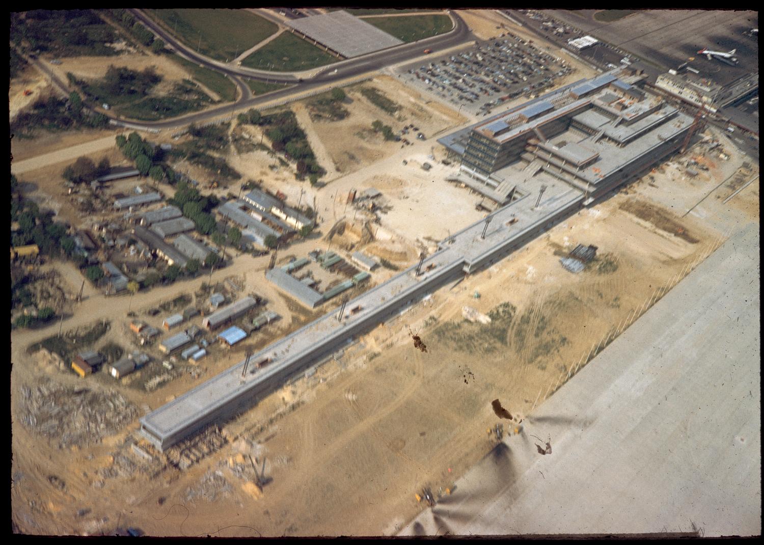 1957 1961, la construction des Installations Terminales, vue prise en 1959 depuis le sud ouest