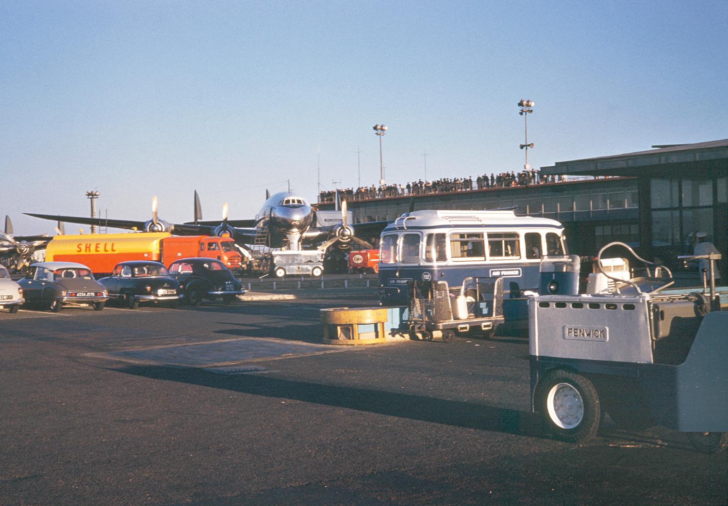 10/07/1959, un Constellation d'Air France devant la jetée de la Aérogare-Sud (futur jetée Est), vue prise depuis le nord est