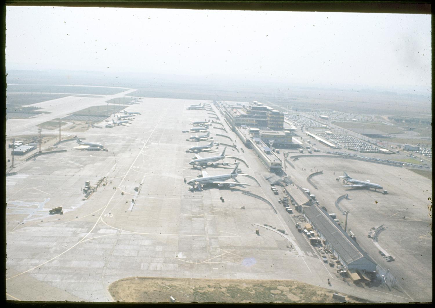 1961 1966, les Installations terminales vue depuis l'est.