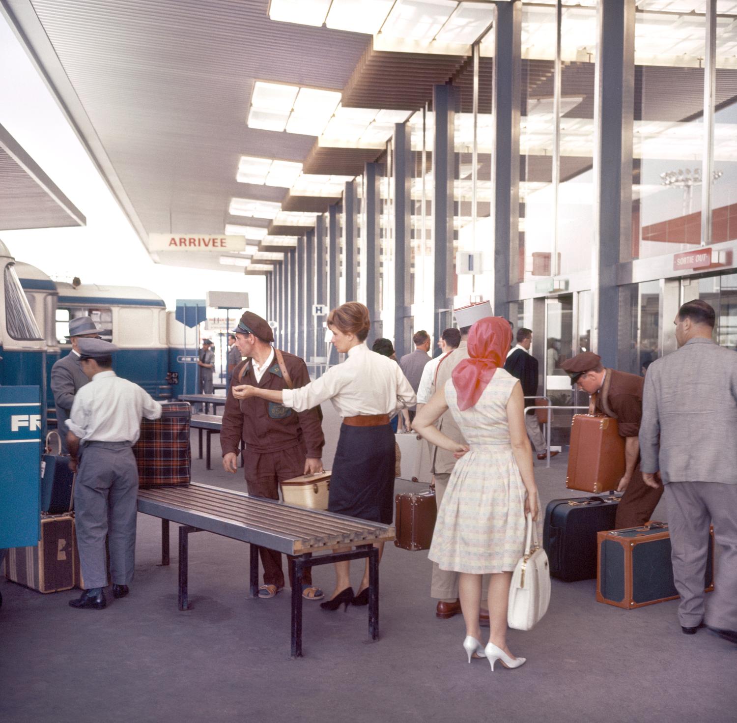 1961, le parvis du Grand Hall.