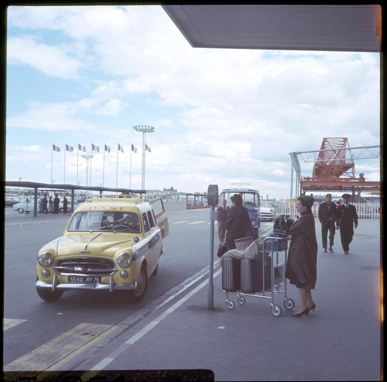 1961, le parvis du Grand Hall.
