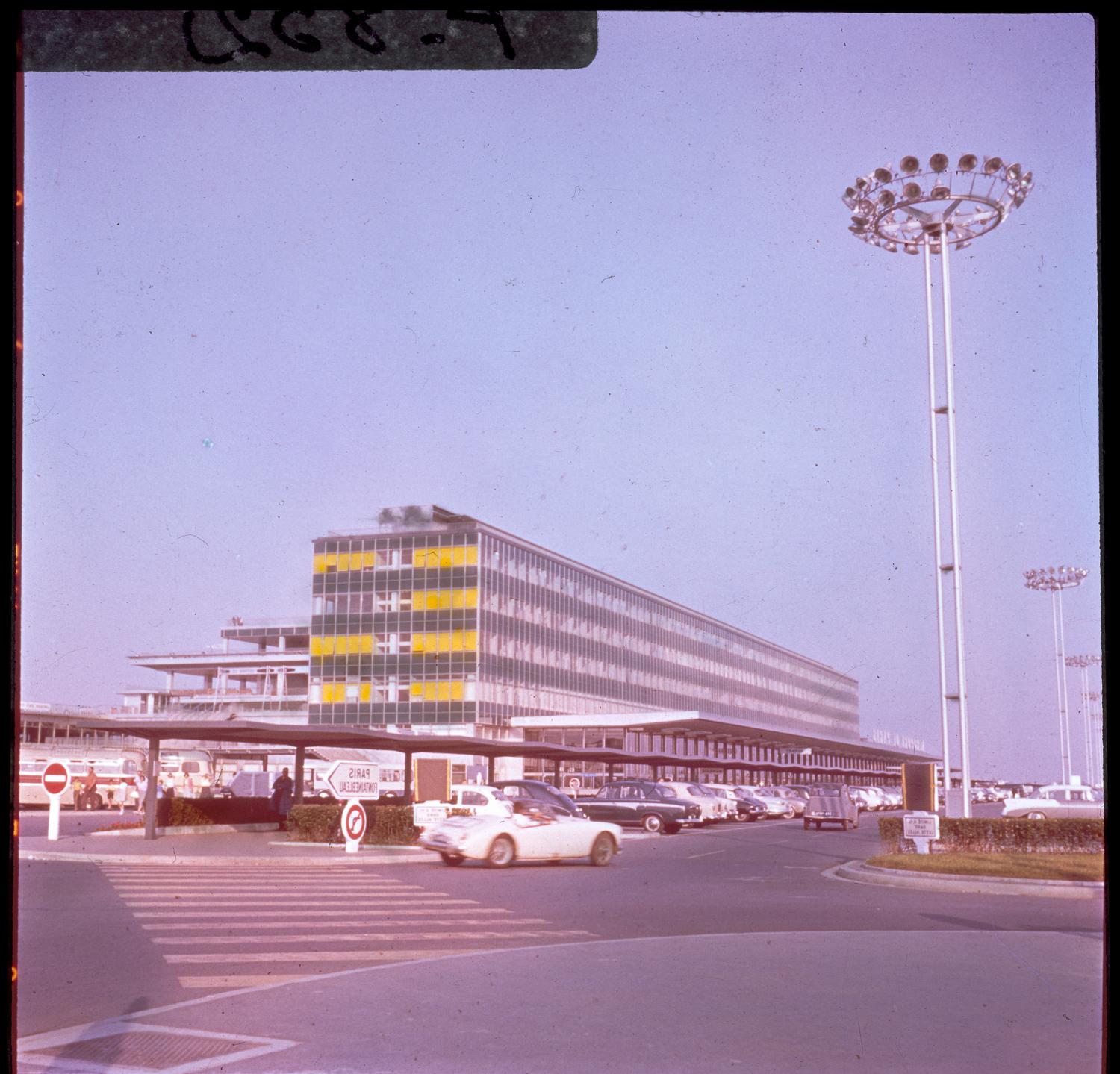 1961, les Installations terminales vues depuis le nord est.