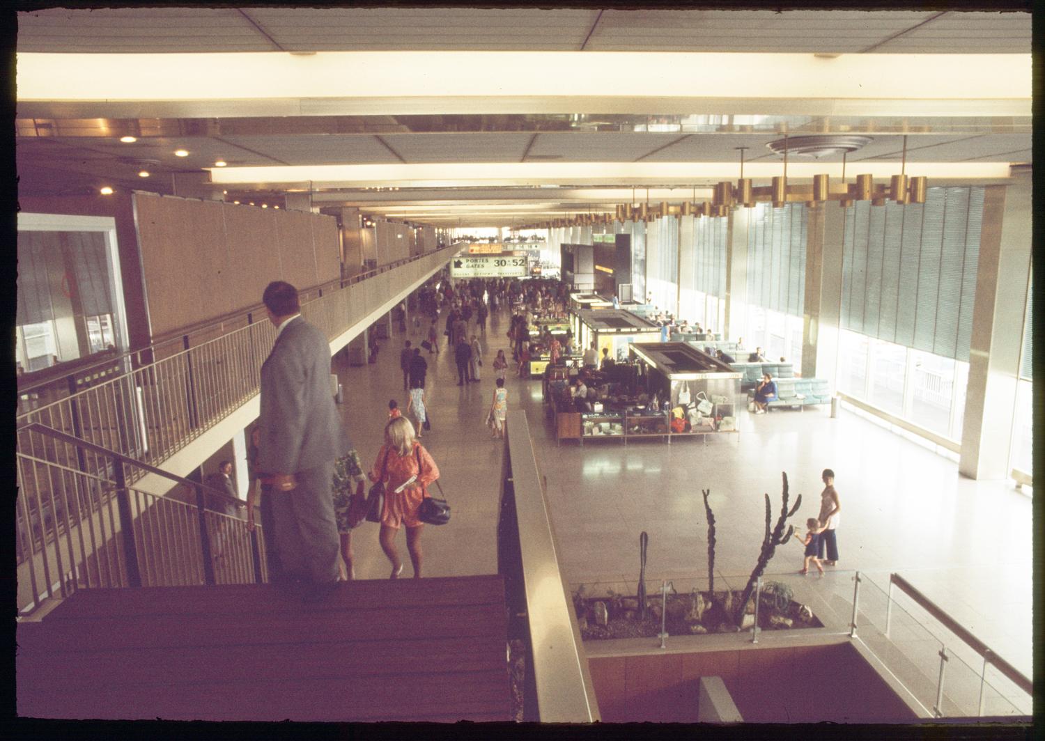 1971, la mezzanine, 2ème étage. 