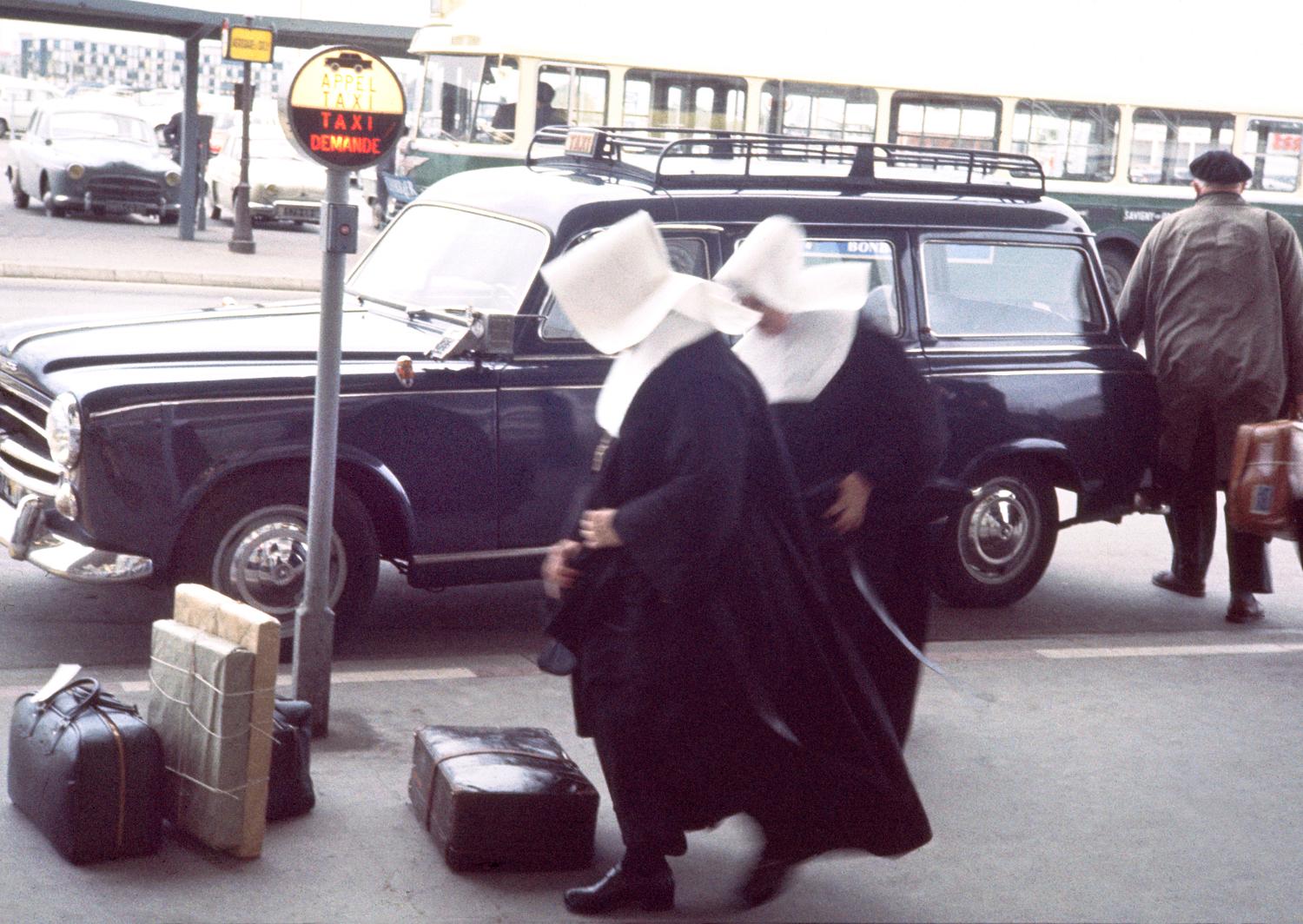 1961, le parvis du Grand Hall.