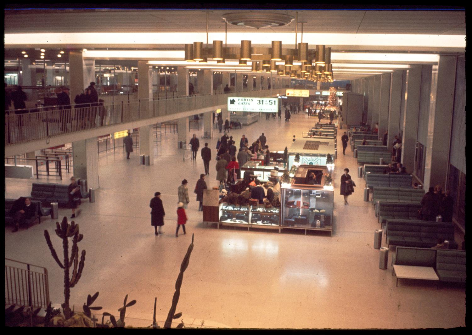 1968, la Galerie marchande, 1er étage. 