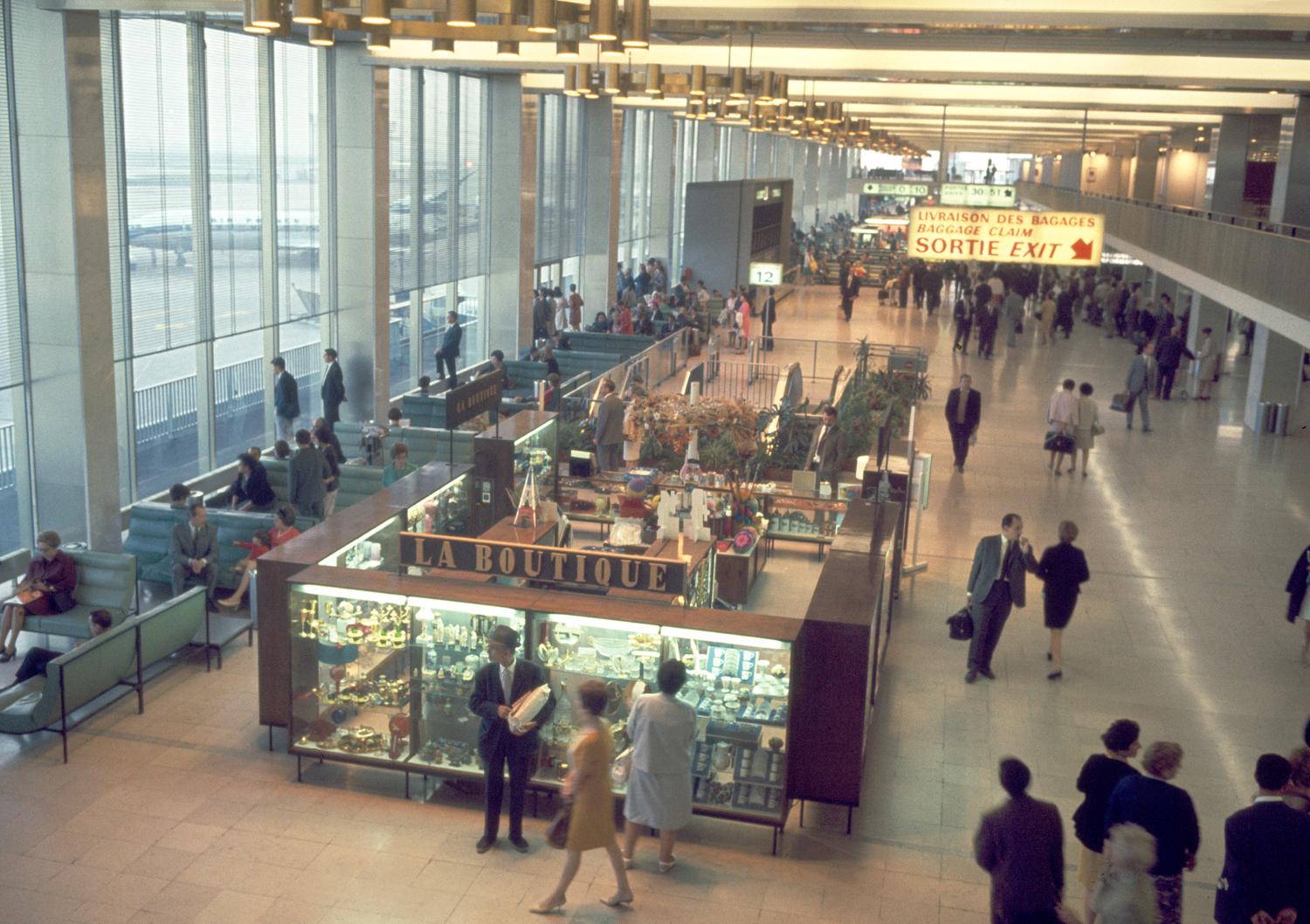 1969, la Galerie marchande, 1er étage. 